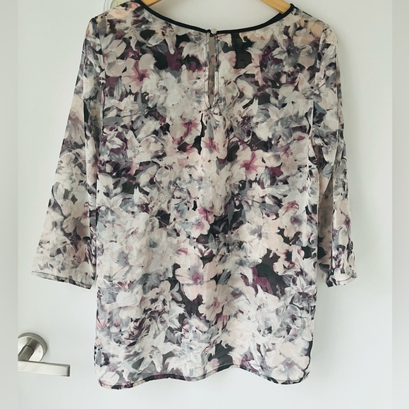 Floral blouse - Picture 2 of 3